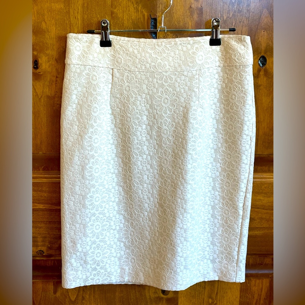 White/cream floral textured pencil skirt